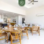 Brand New 3 Bedroom Penthouse - Oceanview Rooftop Pool
