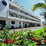 Club Cascadas De Baja