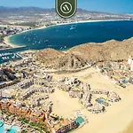 Luxury Beachfront 2 Bedroom Condo - Pool - King Beds