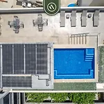 1Br With King Bed - Rooftop Pool - Near Downtown