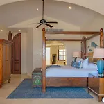 Seaside Escape With Stunning Views & Private Pool