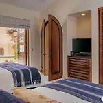 Seaside Escape With Stunning Views & Private Pool