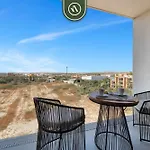 New Condo Right Next To The Beach - Pool