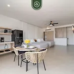 Condo Near Marina - Downtown - Pool - King