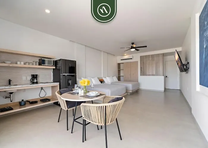 Amazing 2Br Condo With Terrace Overlooking The Marina