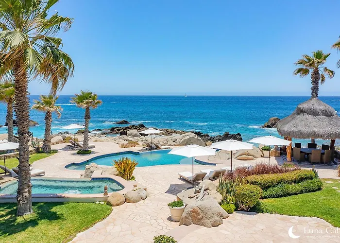 Seaside Escape With Stunning Views & Private Pool