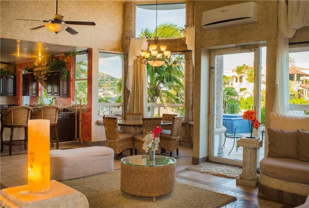 Spacious Cabo For Large Groups Alegria *
