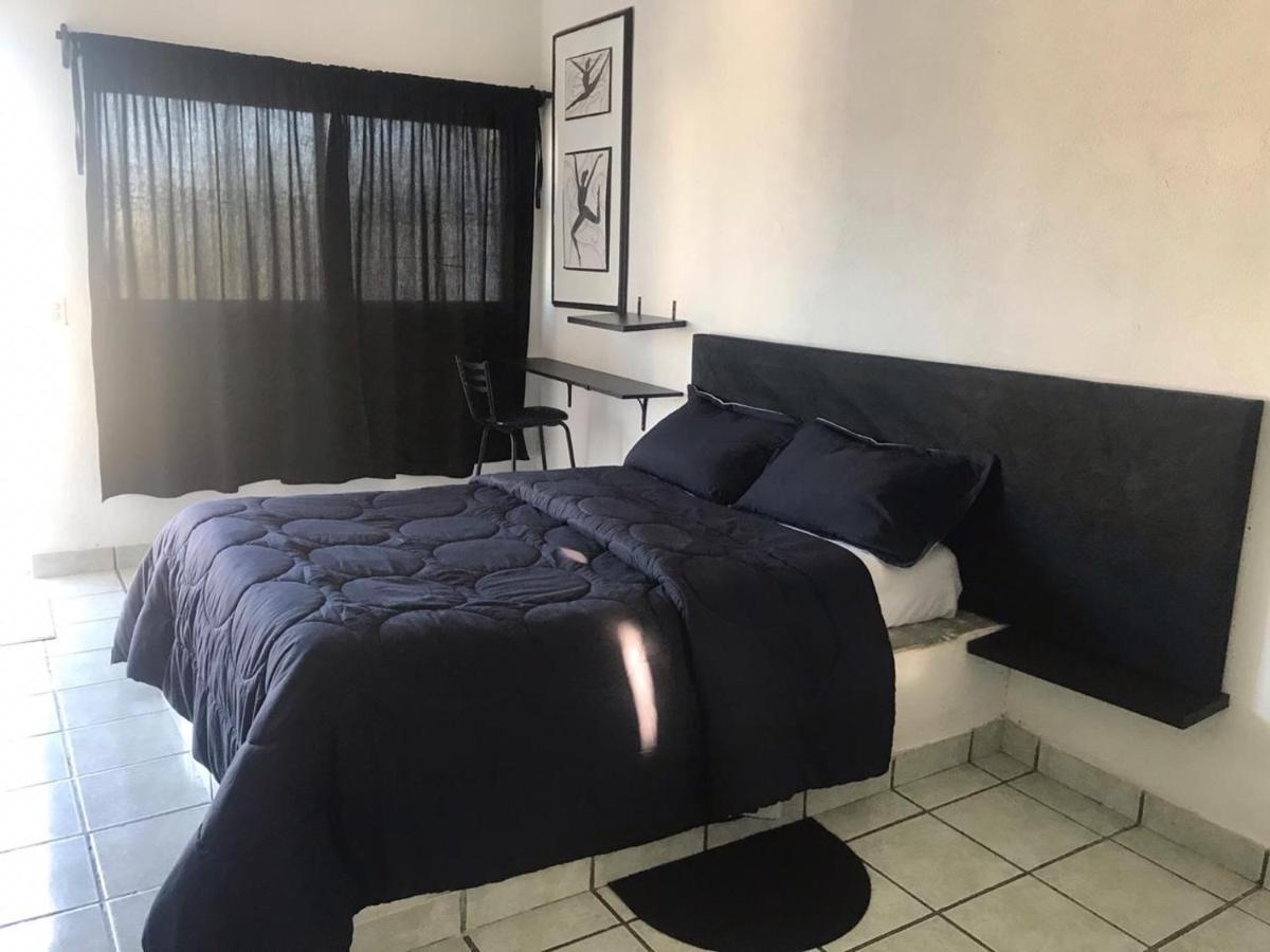 Cozy Black And White Studio Cabo San Lucas