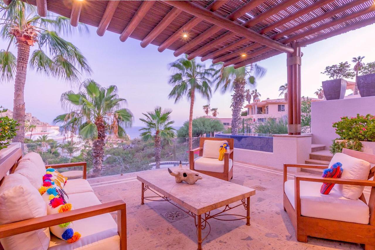 Contemporary With 2 Pools, Walking Distance To And Butler Included *