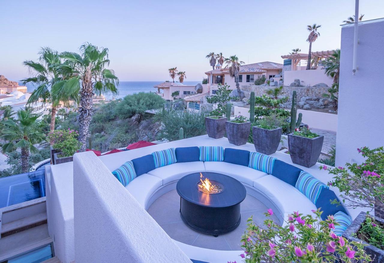 Villa Contemporary With 2 Pools, Walking Distance To And Butler Included *