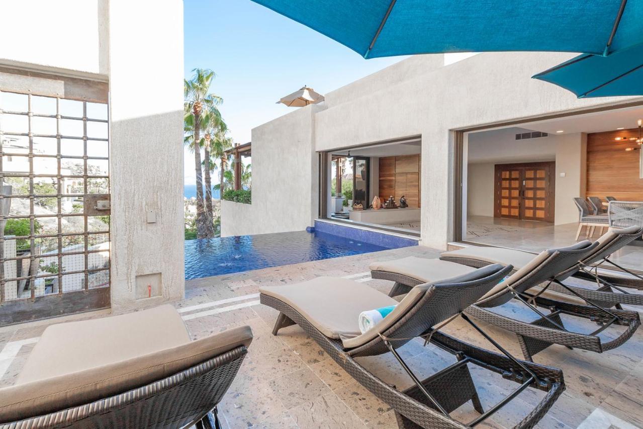 Contemporary With 2 Pools, Walking Distance To And Butler Included Villa