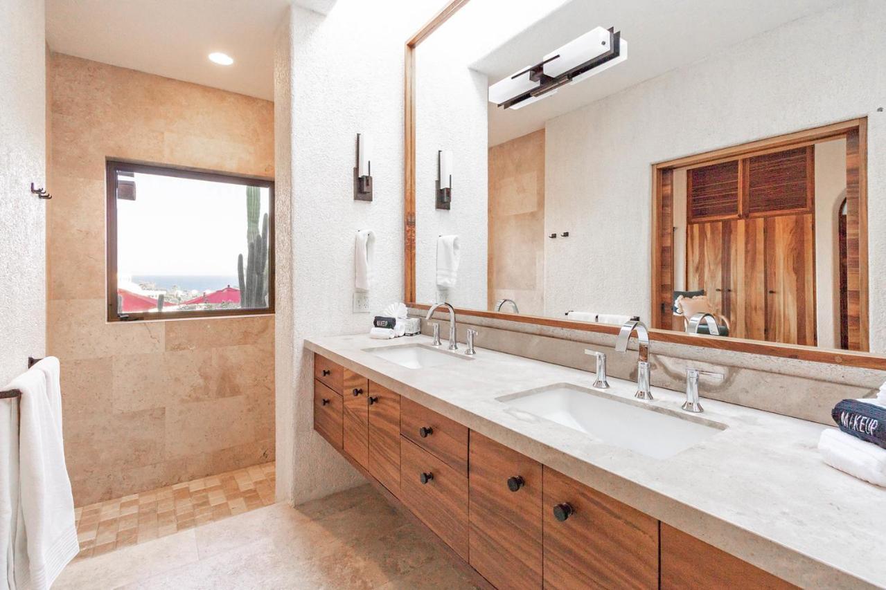 Contemporary With 2 Pools, Walking Distance To And Butler Included Villa