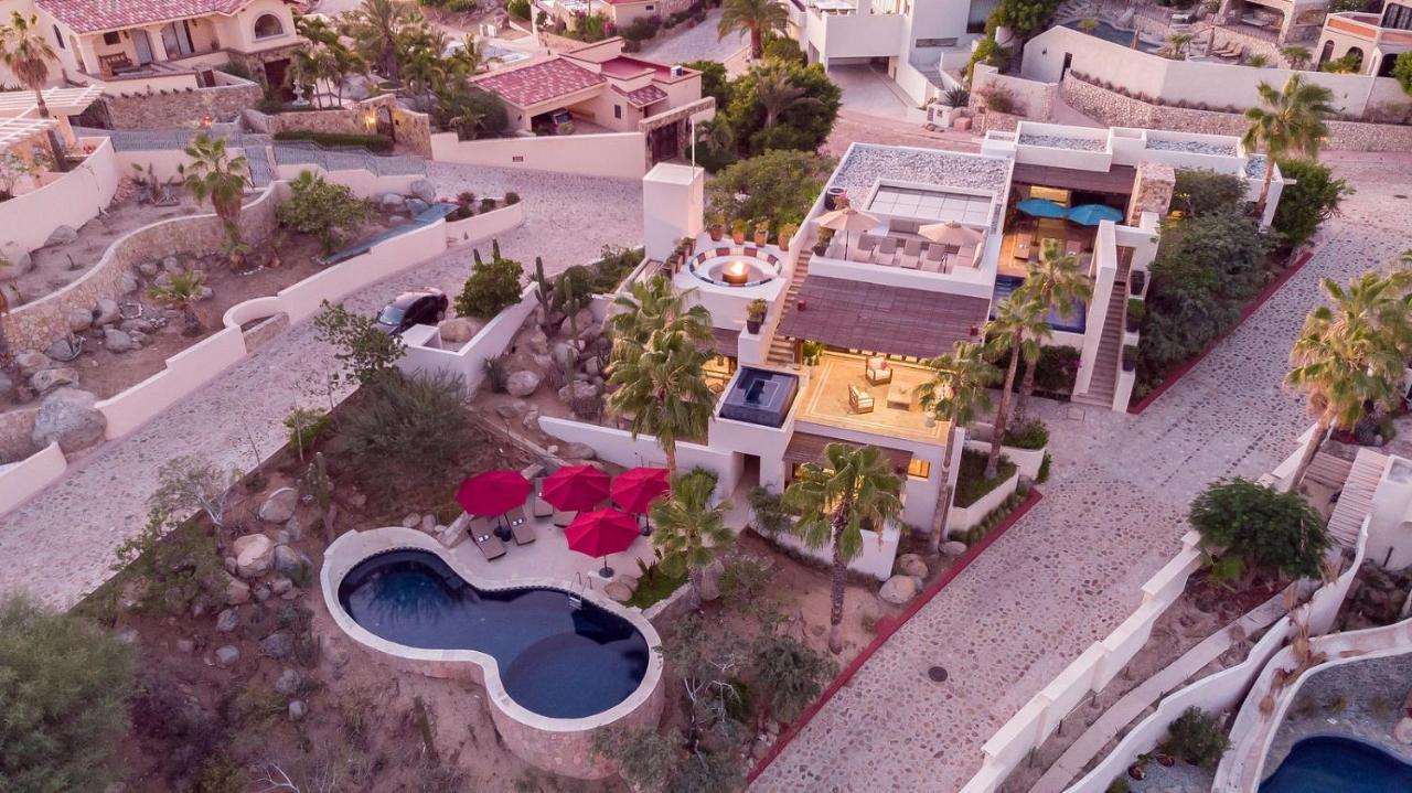 Contemporary With 2 Pools, Walking Distance To And Butler Included * Cabo San Lucas