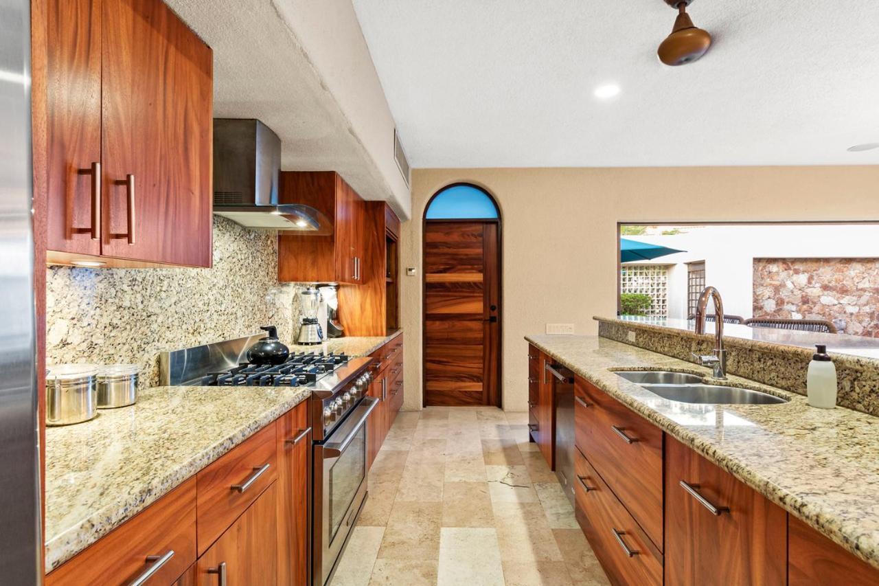 Contemporary With 2 Pools, Walking Distance To And Butler Included Villa Cabo San Lucas