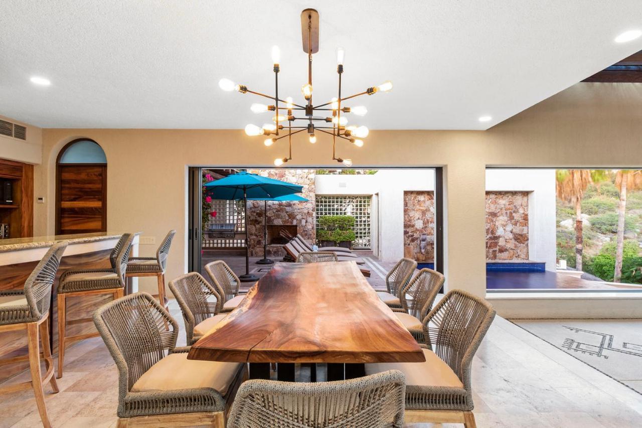 Villa Contemporary With 2 Pools, Walking Distance To And Butler Included Cabo San Lucas