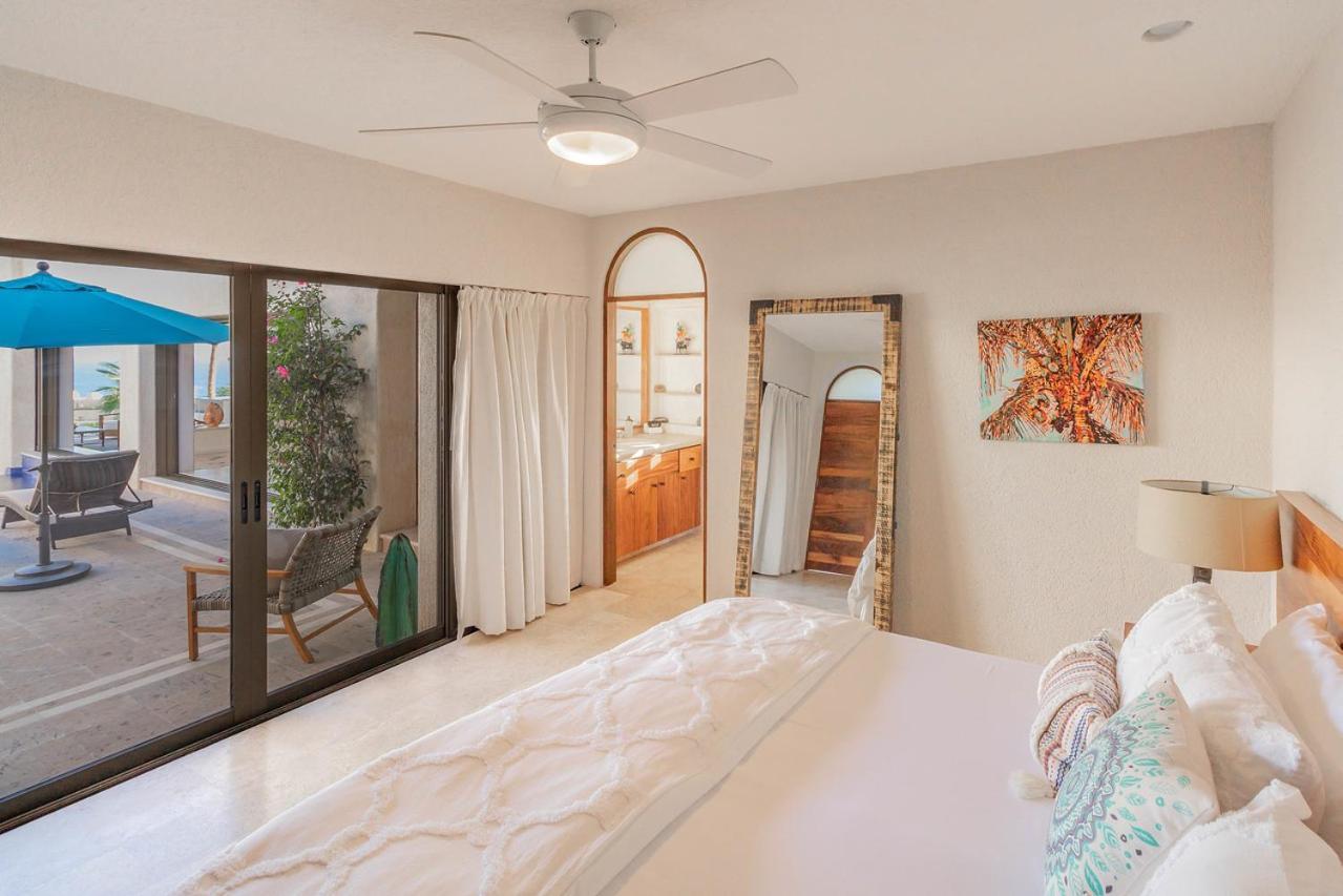 Contemporary With 2 Pools, Walking Distance To And Butler Included *