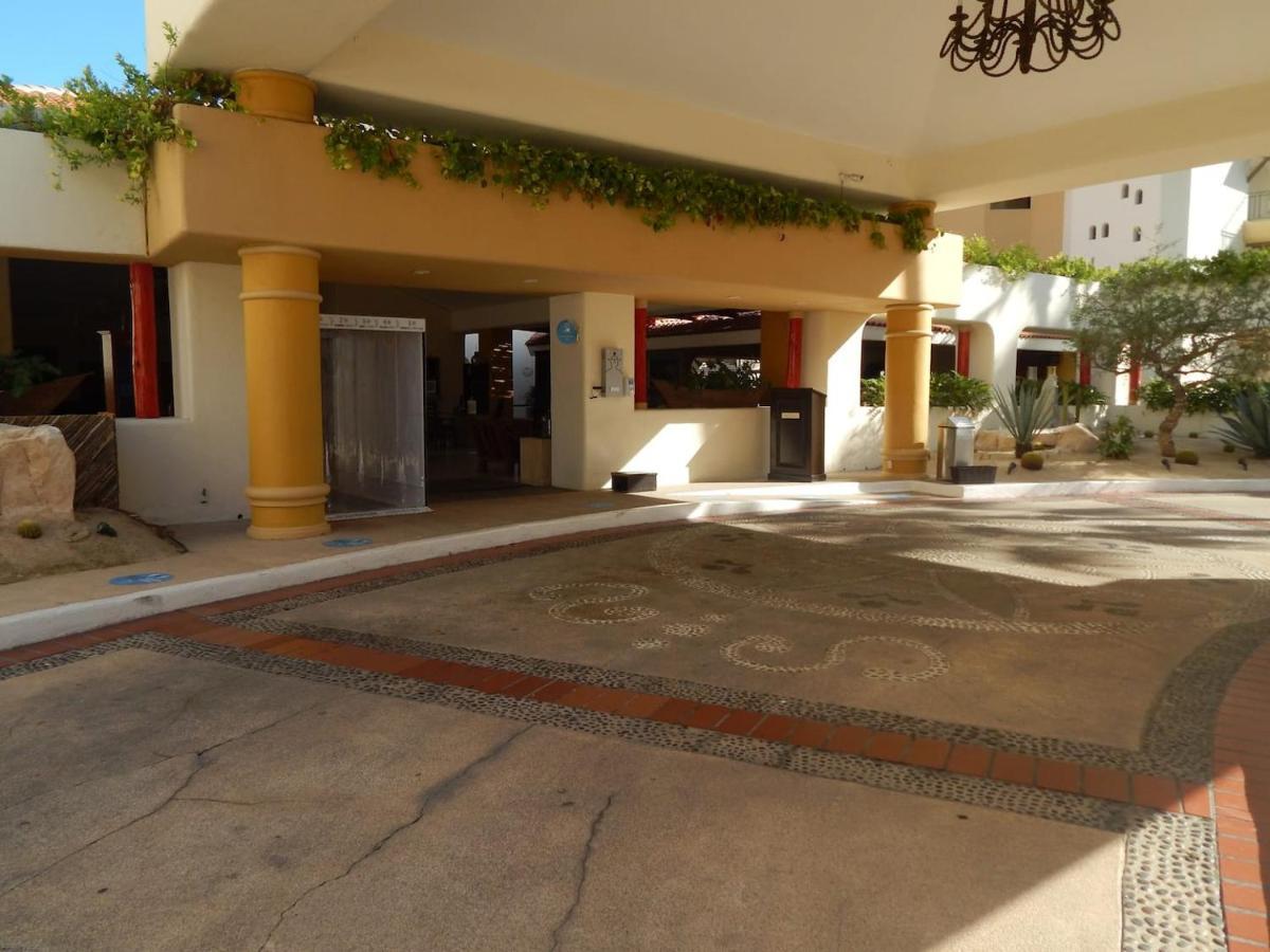 At Marina Cabos Hotel