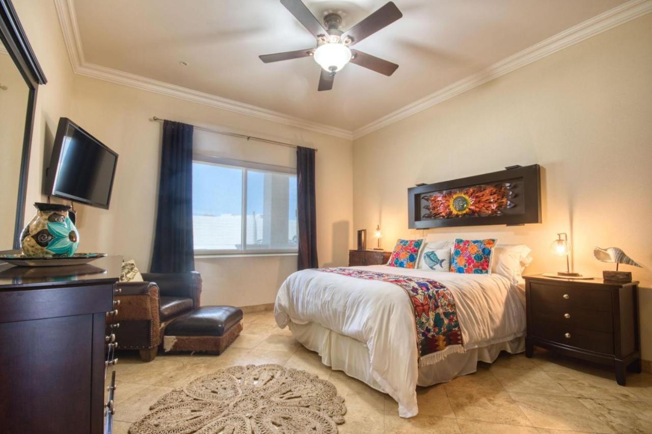 Perfect Location - Puerta Cabo Village 500 Steps To The Beach & Holiday home