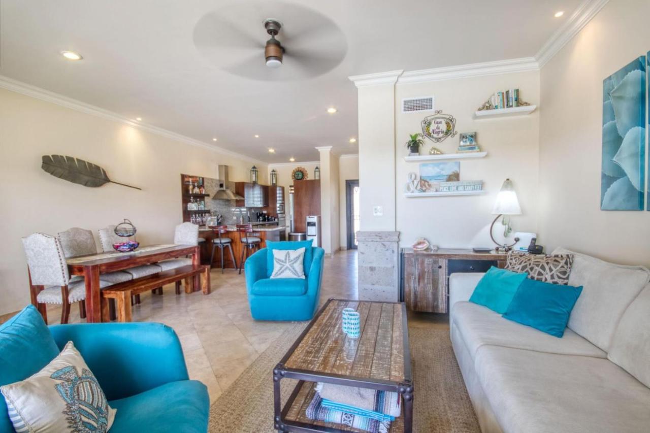 Perfect Location - Puerta Cabo Village 500 Steps To The Beach & Holiday home *