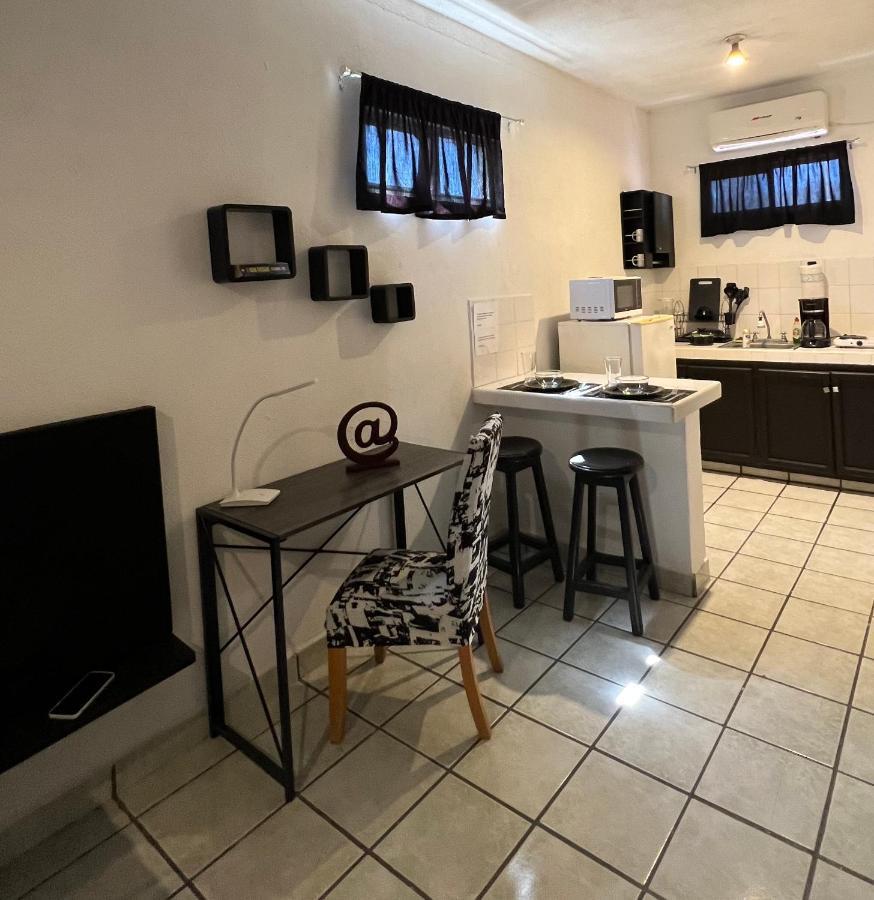 Cozy Black And White Studio Cabo San Lucas