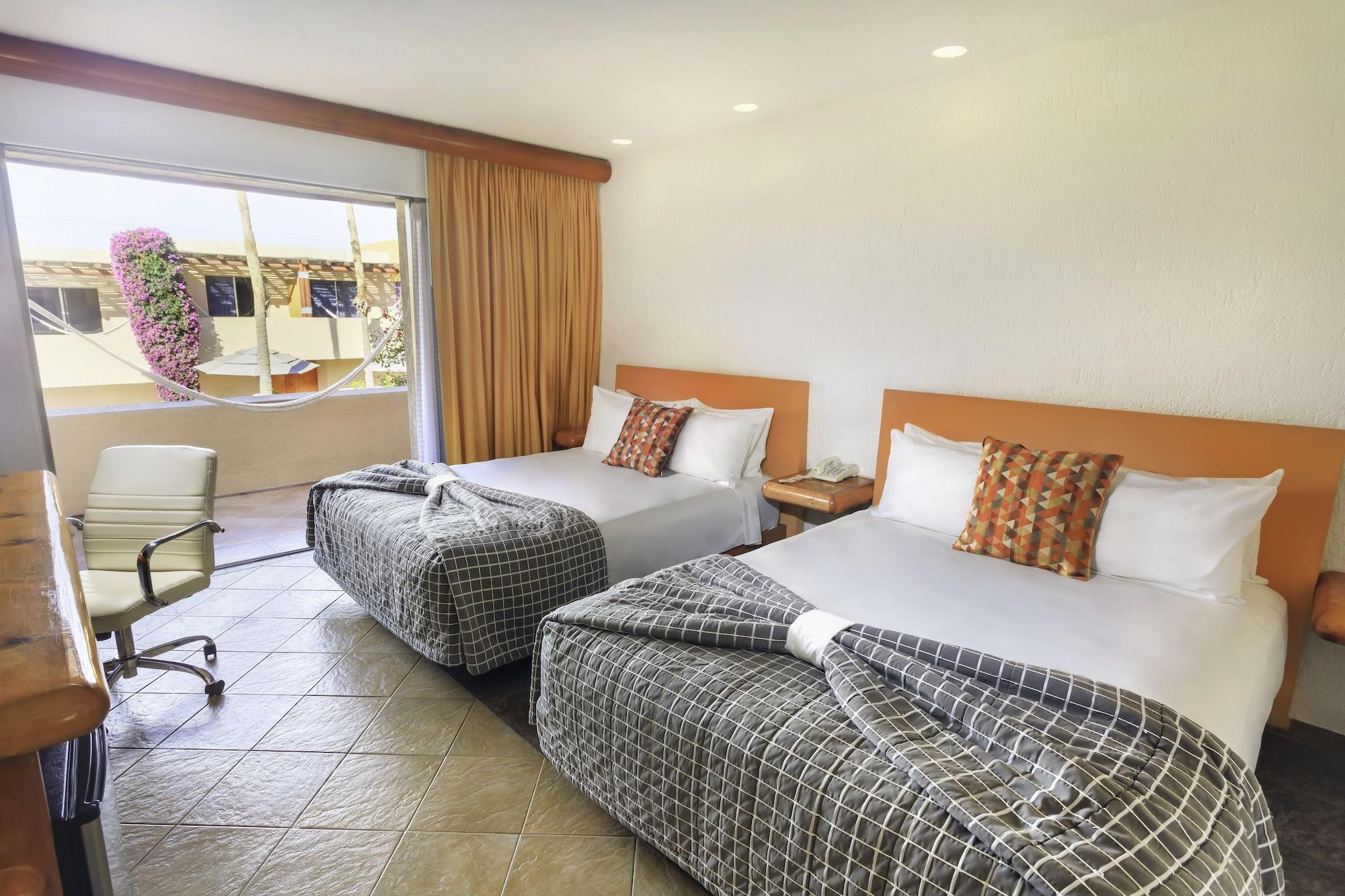 Hotel Patios 4*