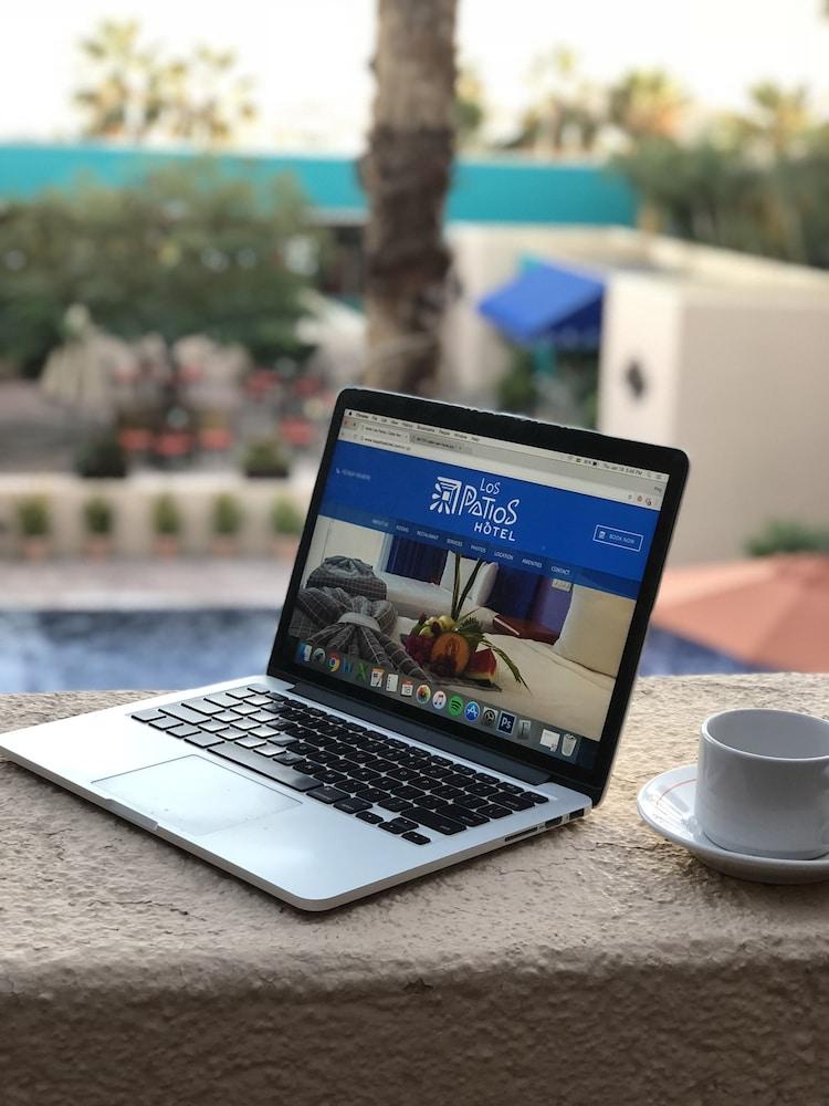 Hotel Patios 4*