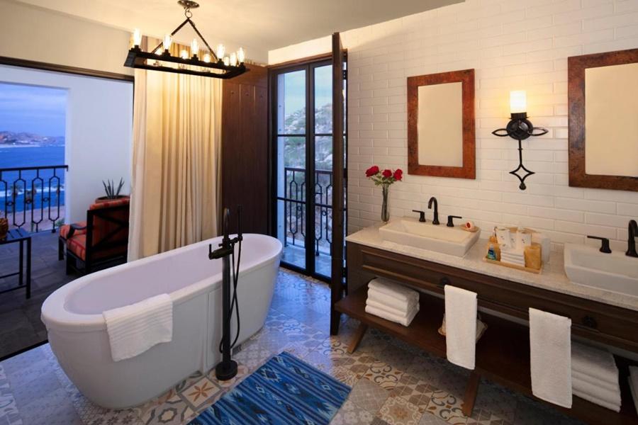 Aparthotel Luxurious With Private Balconies, Vista Encantada Resort, & Retreat