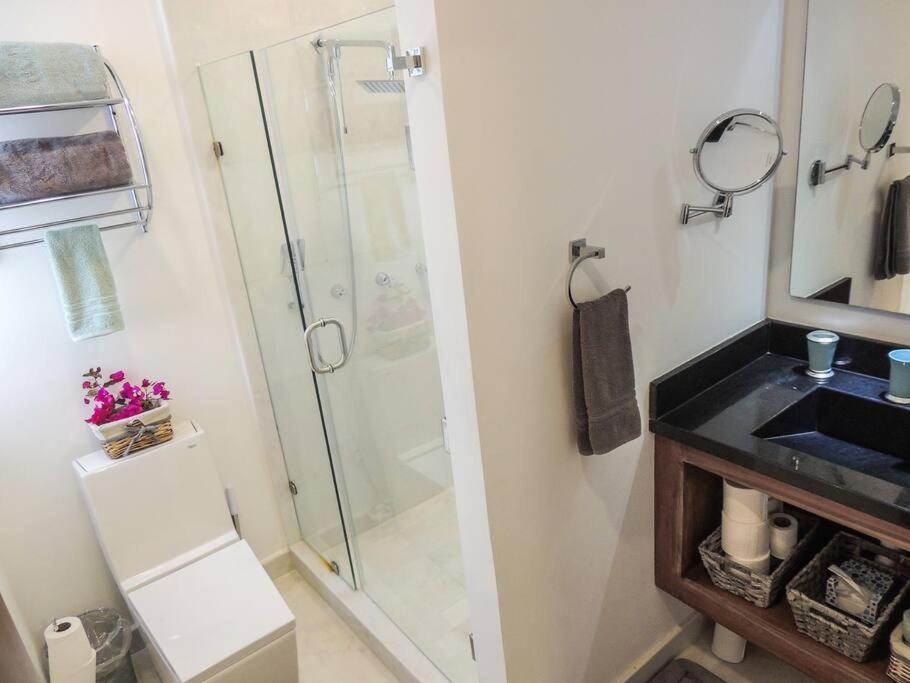 Beautiful Ocean View Condo, 3br 3.5 Bt Apartment