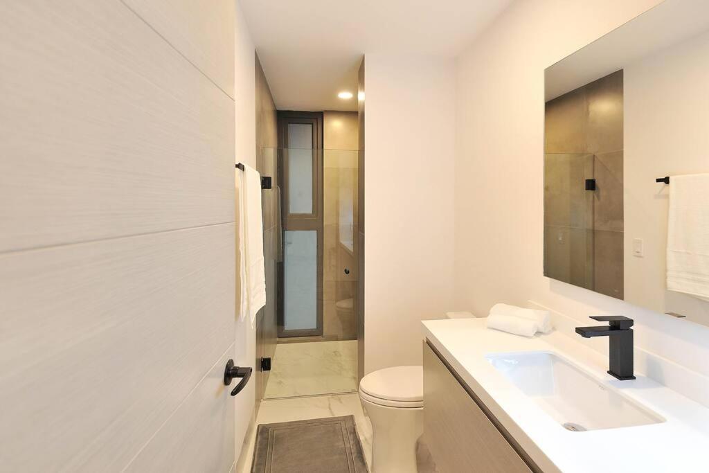 Great Location 2bd 2bth Walking Distance To Medano *