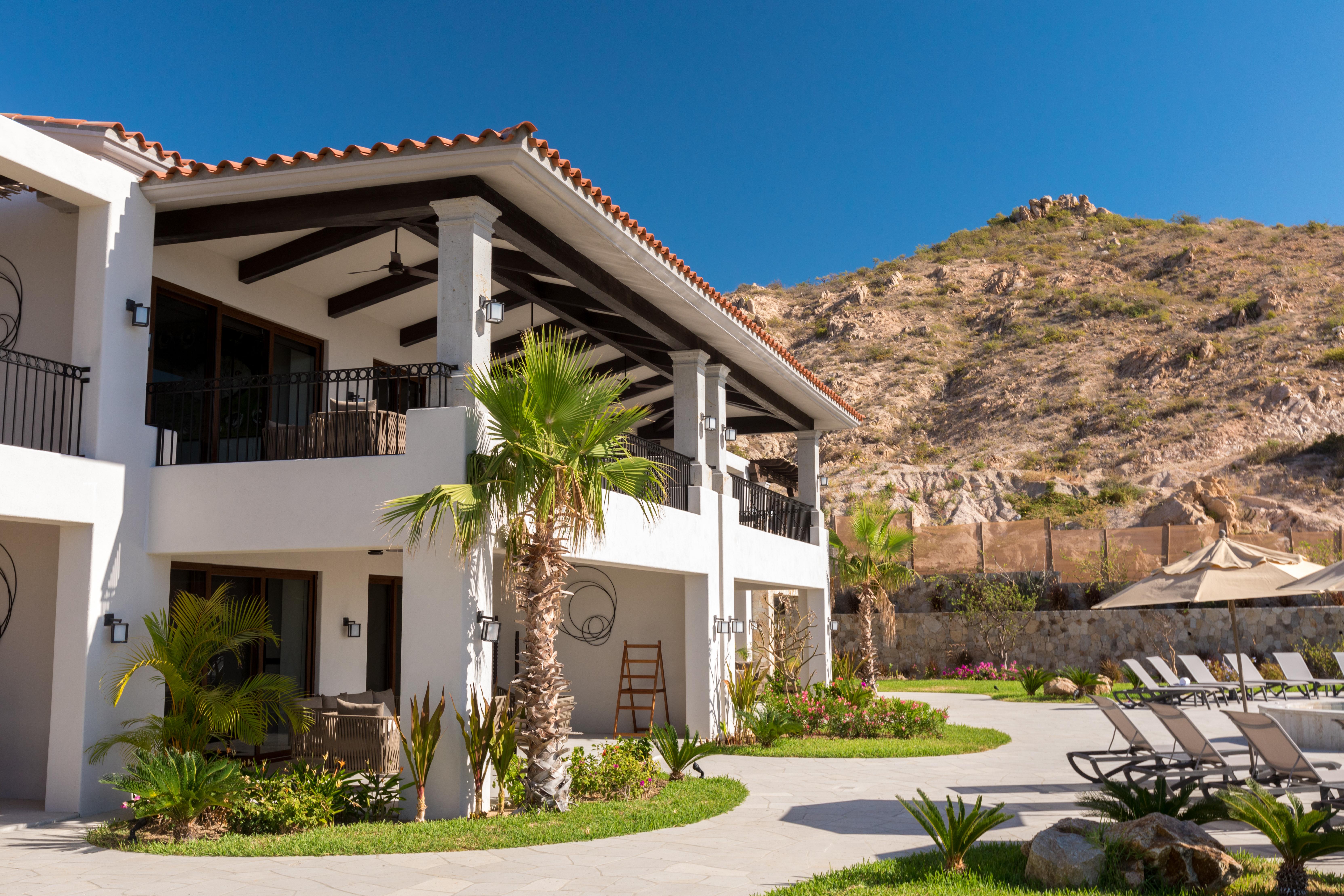 Hotel Live Aqua Private Residences Cabos 5*