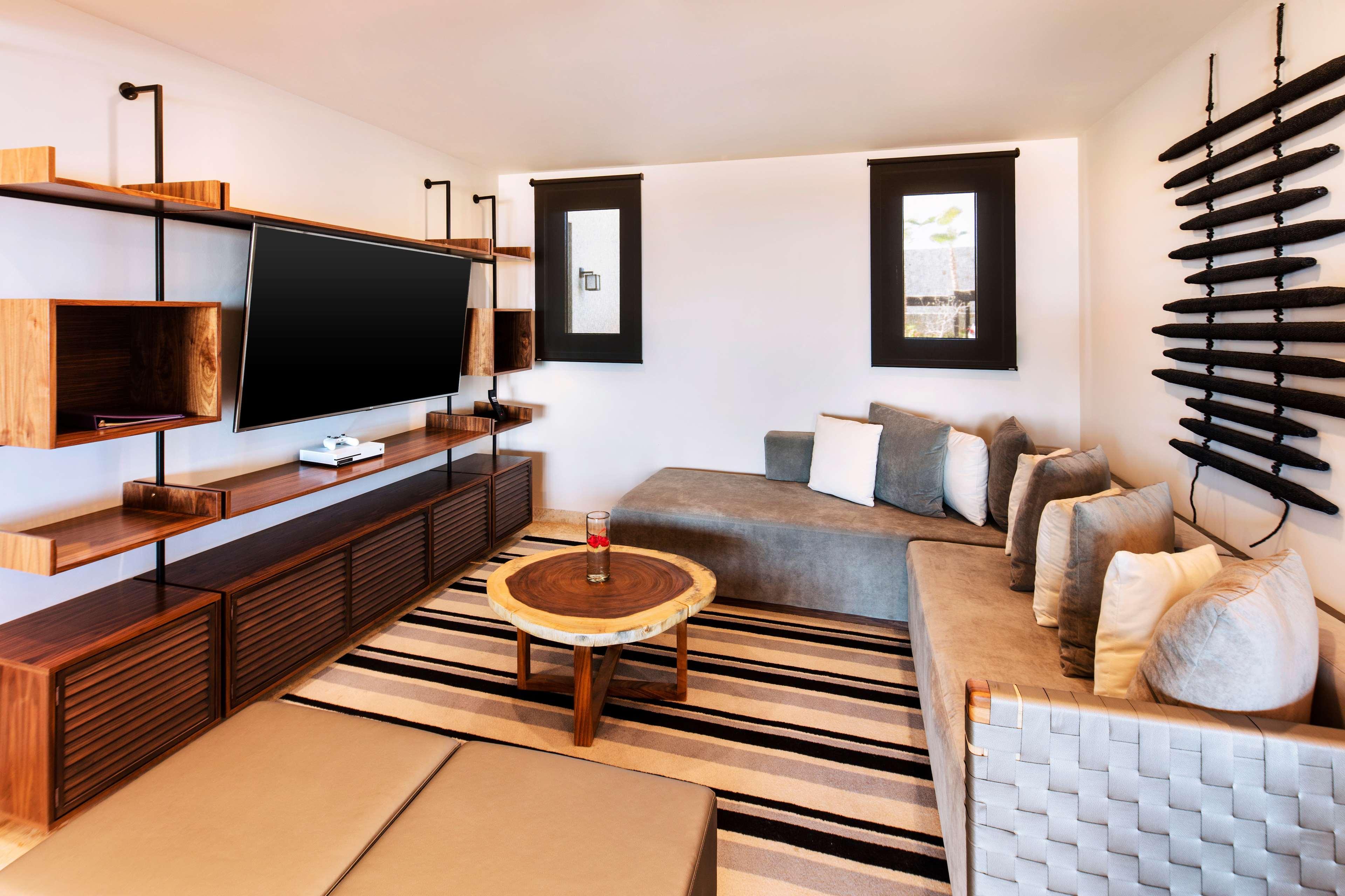 Live Aqua Private Residences Cabos Hotel