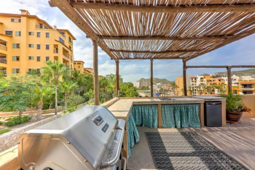 Beachside Bliss Studio, Walk To The Marina And Apartment