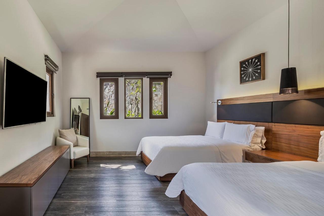 Live Aqua Private Residences Cabos 5*
