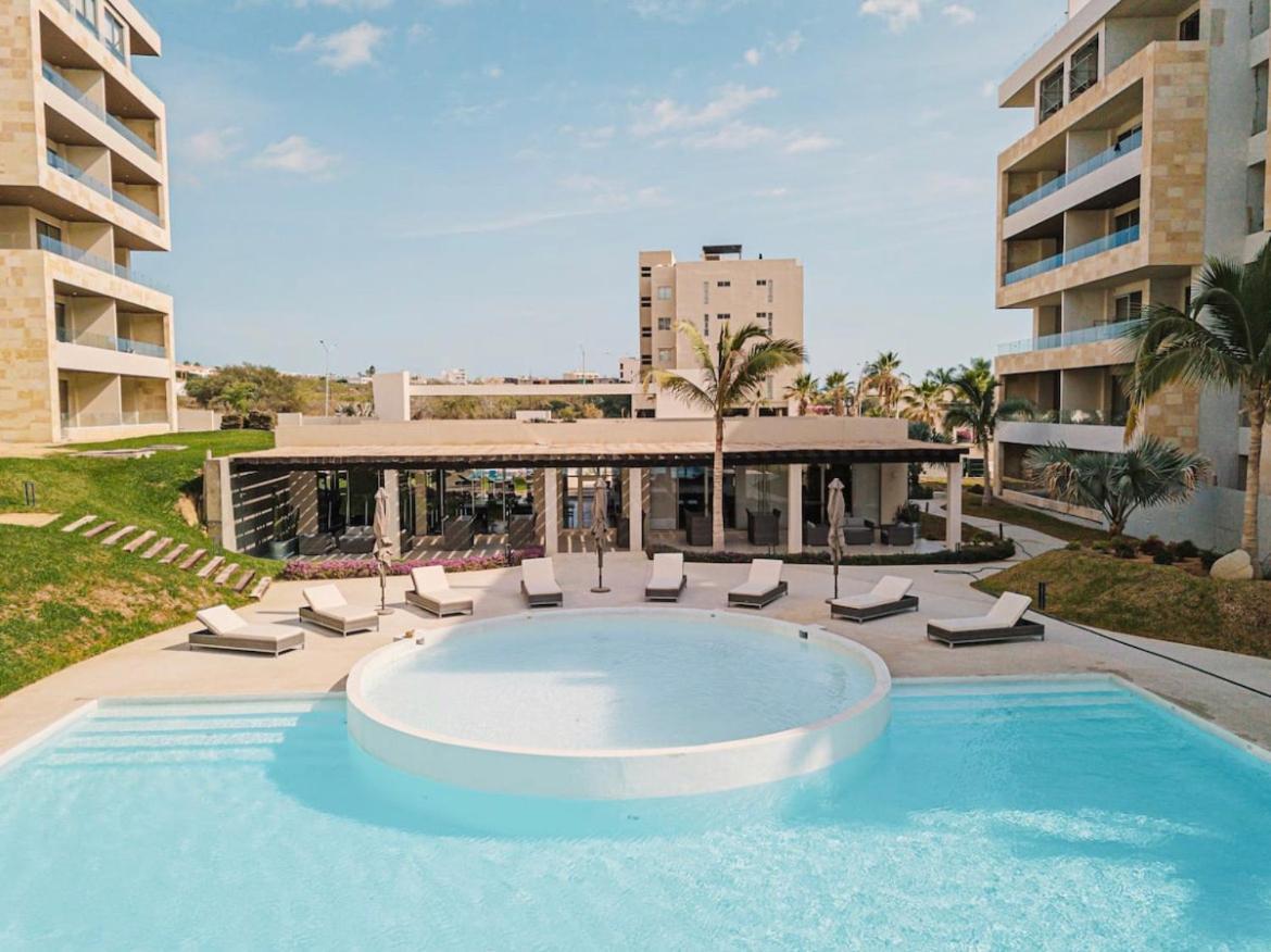 Loft Con Balcon Privado, Estacionamiento Gratis - Un Oasis En Cabos Apartment