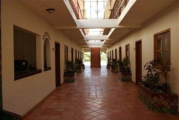 Cabo Cush Hotel 3*