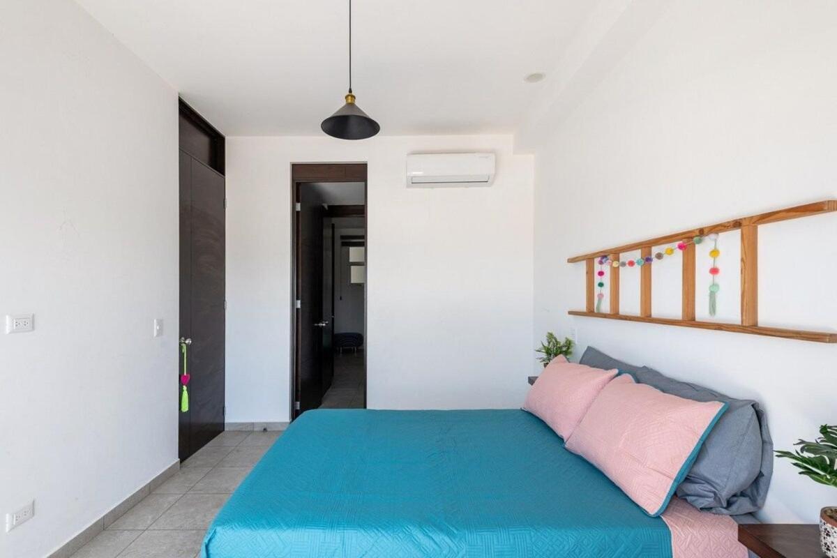 Primer Piso , 3 Recamaras+2.5 Banos +alberca Apartment *