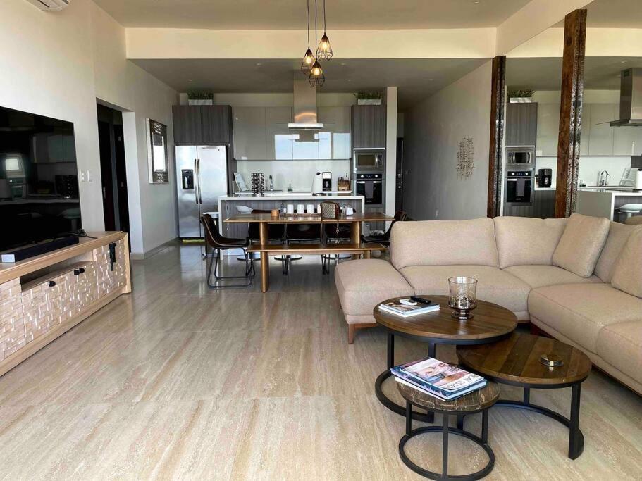 La Jolla - Vista Vela 1 Clubhouse, Pool, Gym Apartment