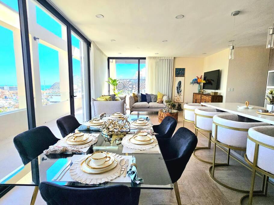 Amazing Panoramic View From Penthouse In Pedregal Apartment