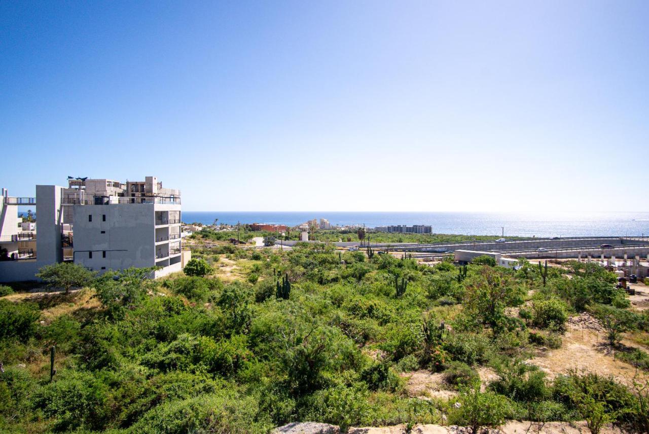Stunning 2 Bedroom, 2 Bathroom Just A 5 Minute Drive To The Apartment *