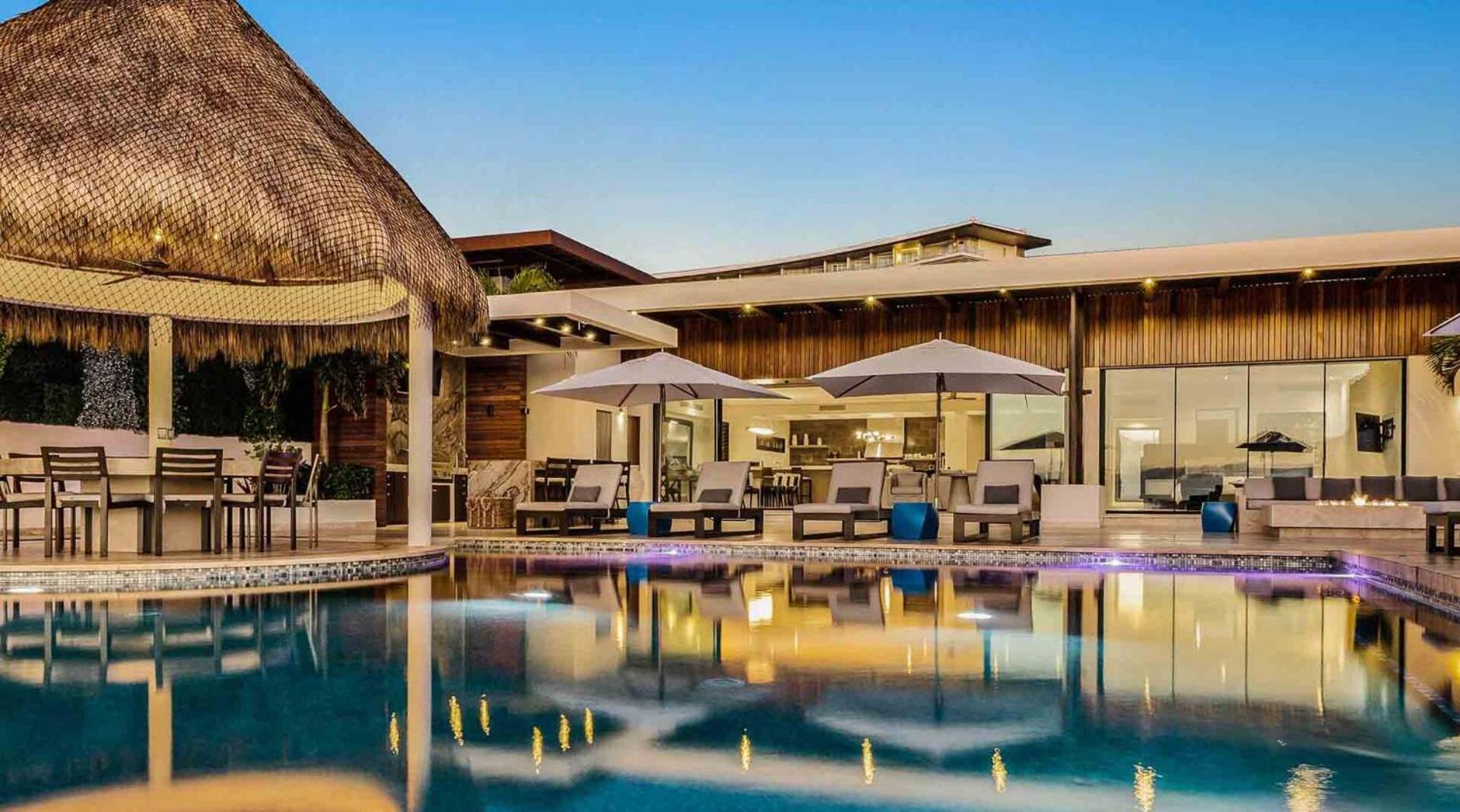 Beachfront With Butler Service, San Jose Del Cabo Villa *