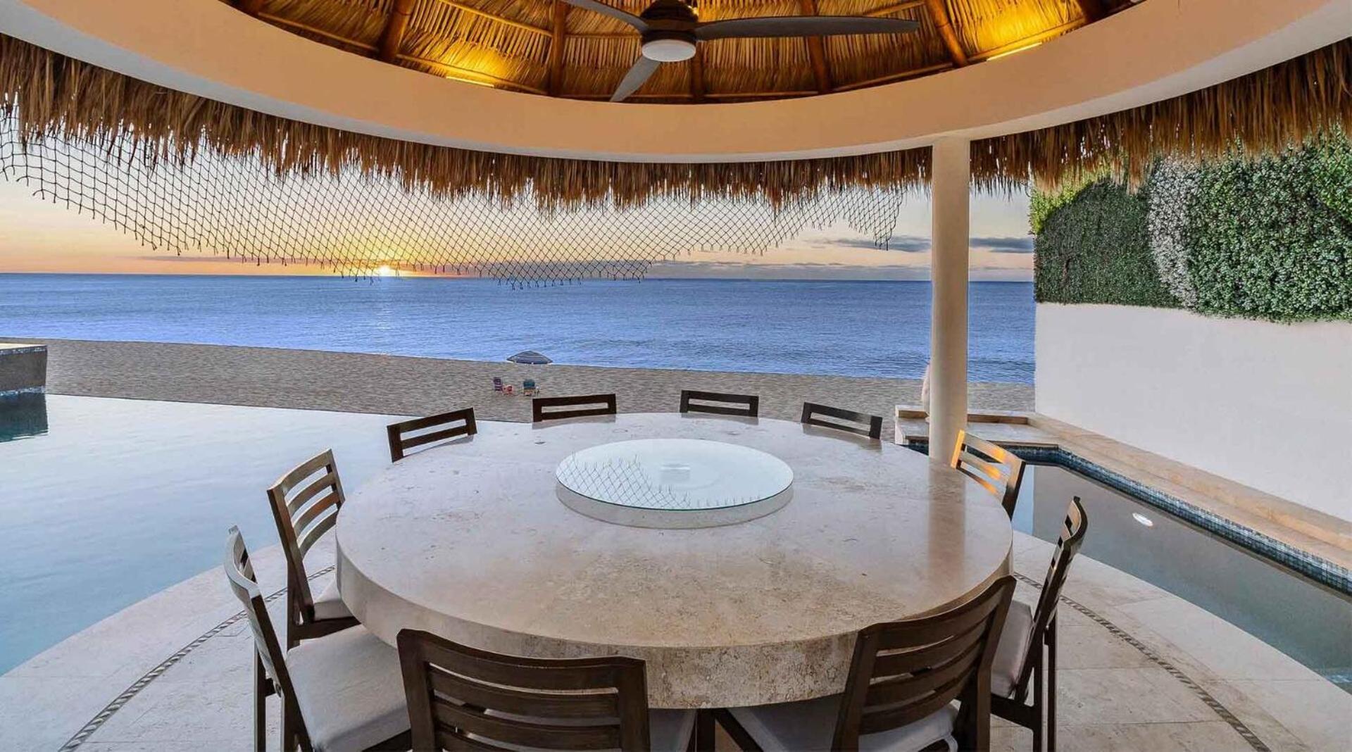 Beachfront With Butler Service, San Jose Del Cabo Villa