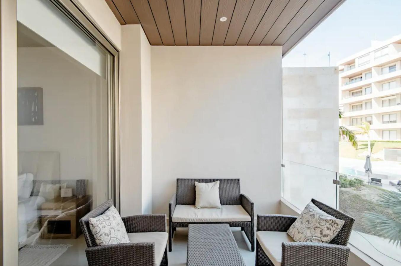 Loft Con Balcon Privado, Estacionamiento Gratis - Un Oasis En Cabos * Cabo San Lucas
