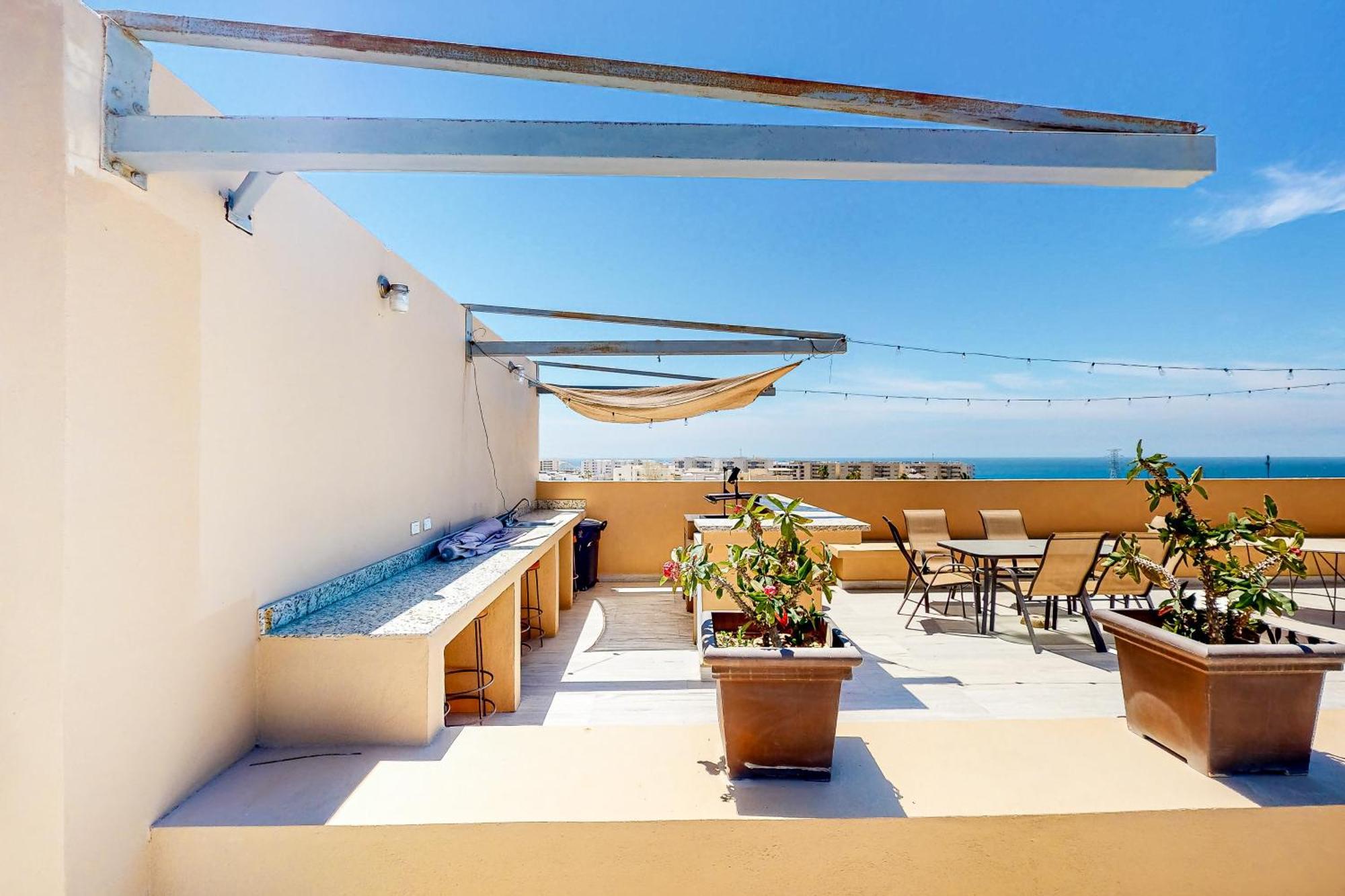 Rooftop Retreat At Colinas Del Tezal 202 Apartment *