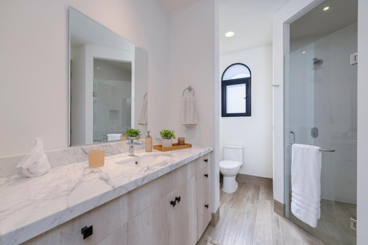 Modern 2br At Quivira With Rooftop