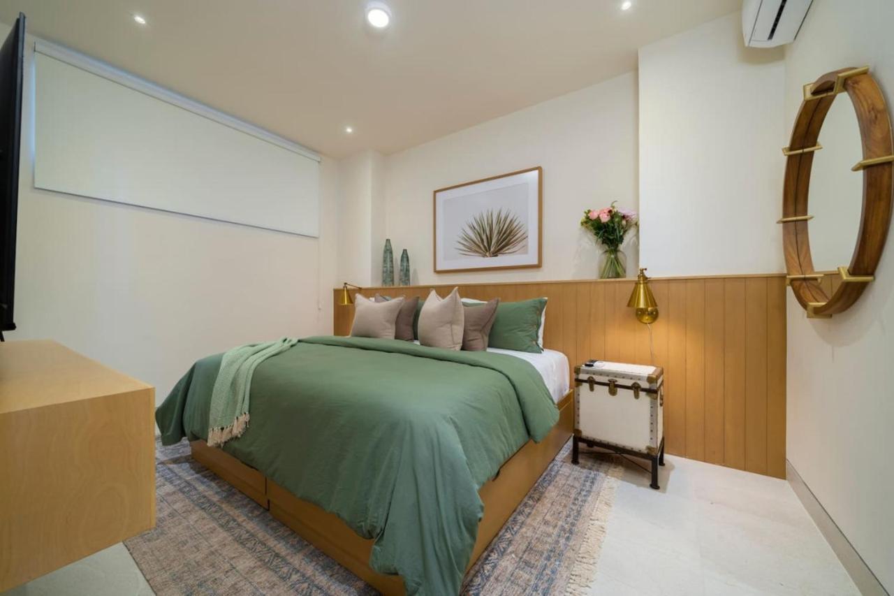 Stunning 2br Ph With Views And Private Rooftop