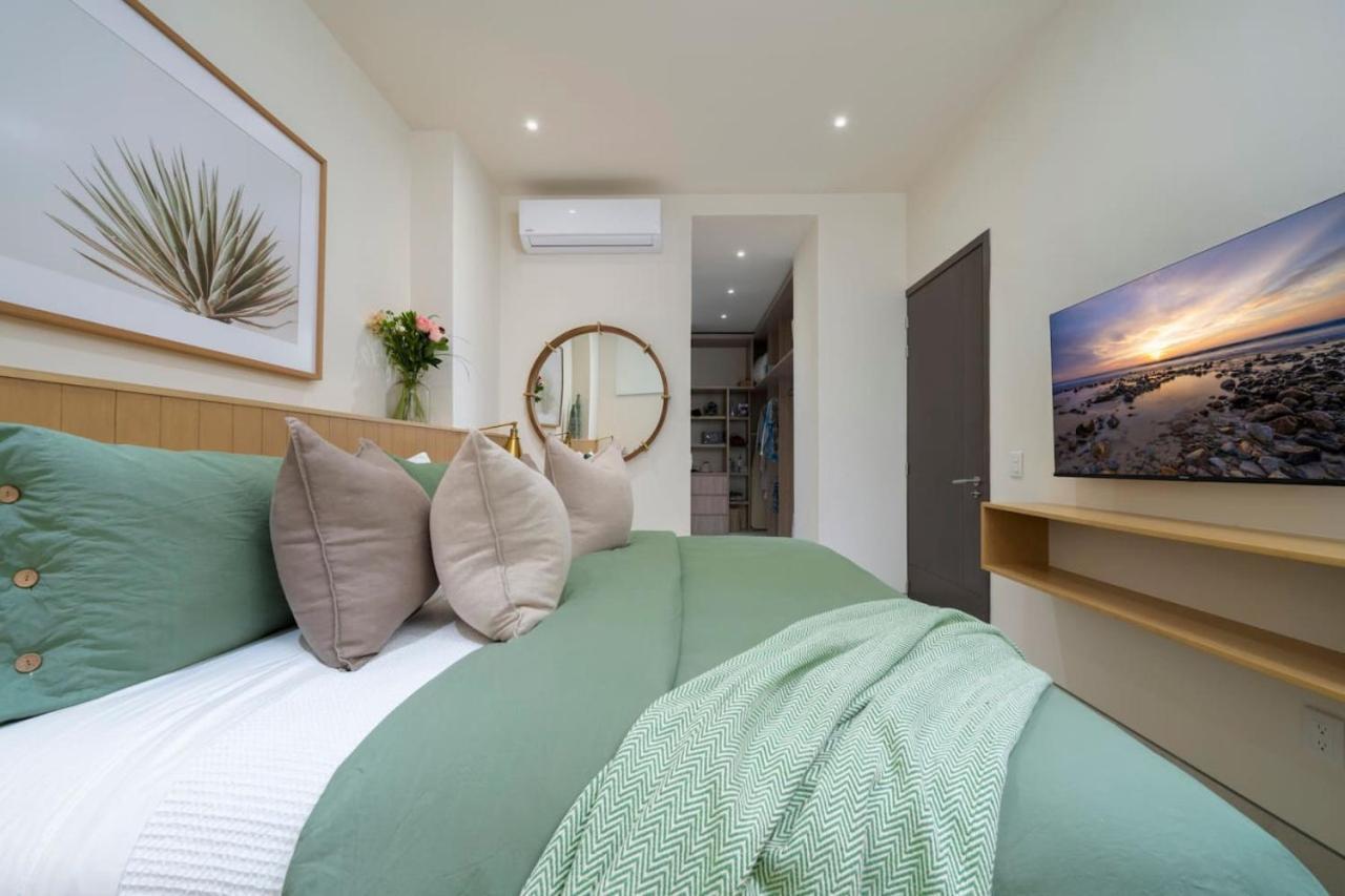 Stunning 2br Ph With Views And Private Rooftop Holiday home