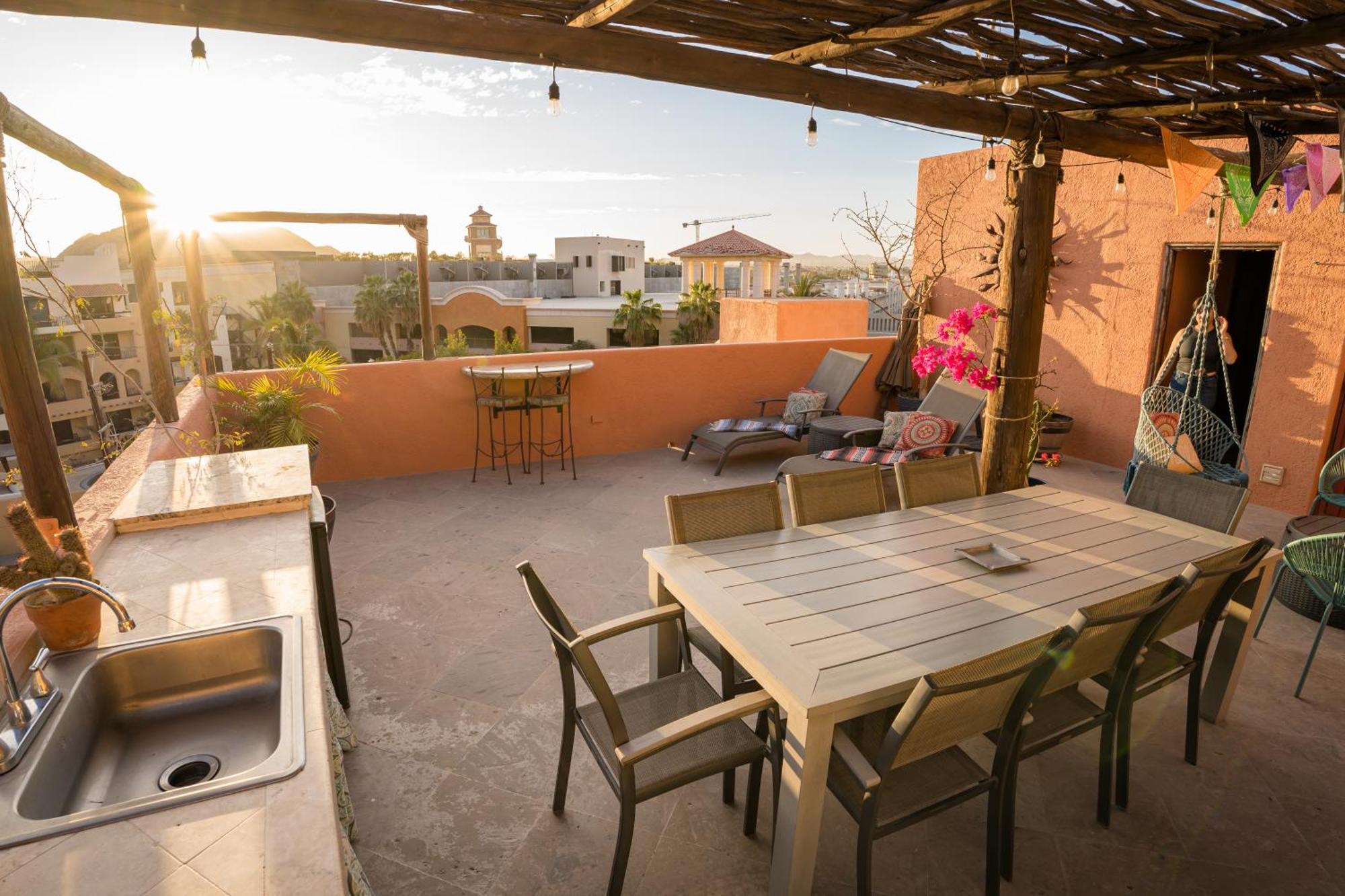 Apartment Beachside Bliss Studio, Walk To The Marina And Cabo San Lucas