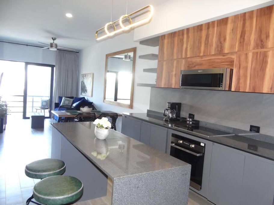 Hermoso Condominio, Cerca De La Marina De Cabo!