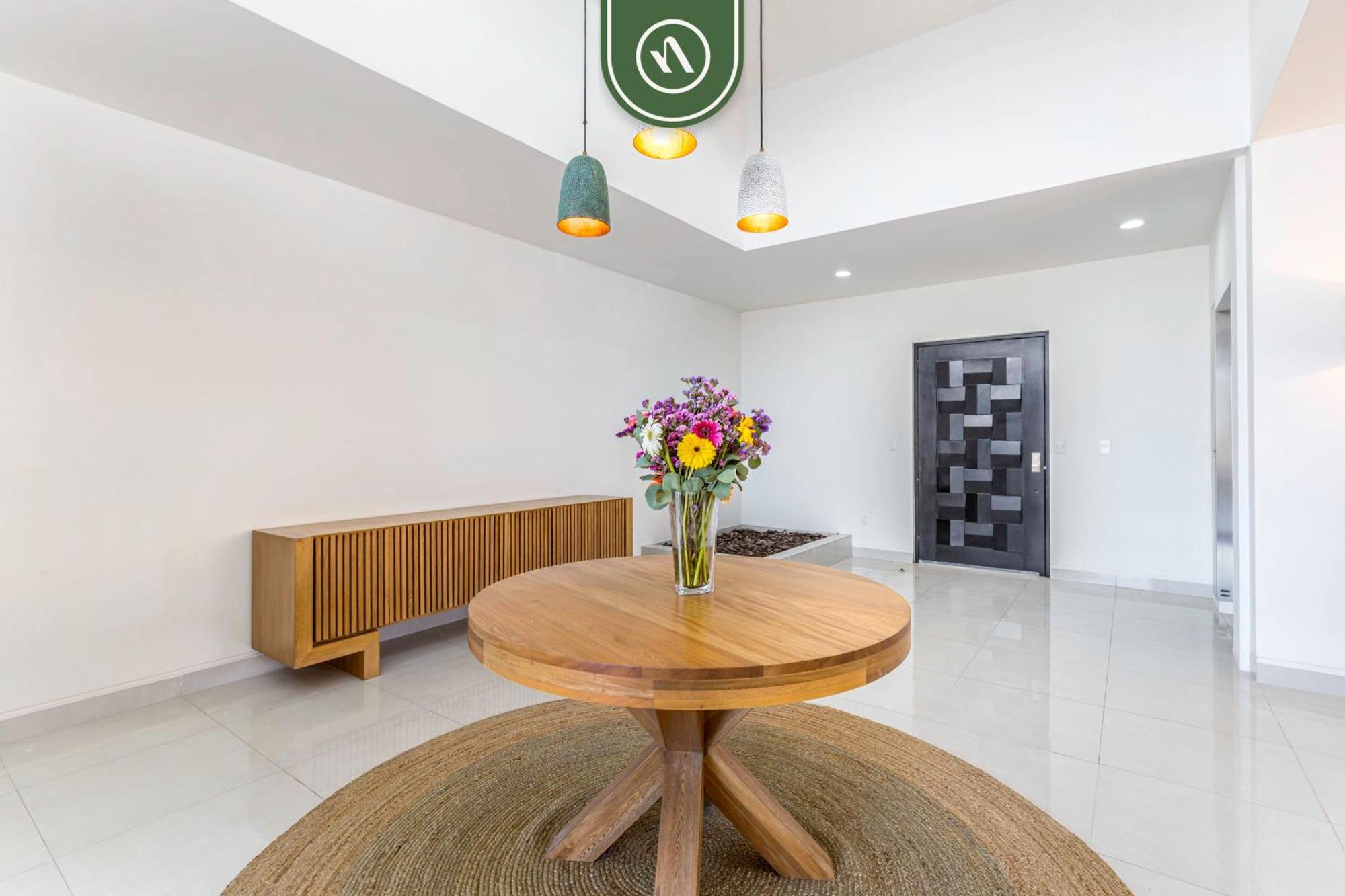 Apartment Brand New 3 Bedroom Penthouse - Oceanview Rooftop Pool *