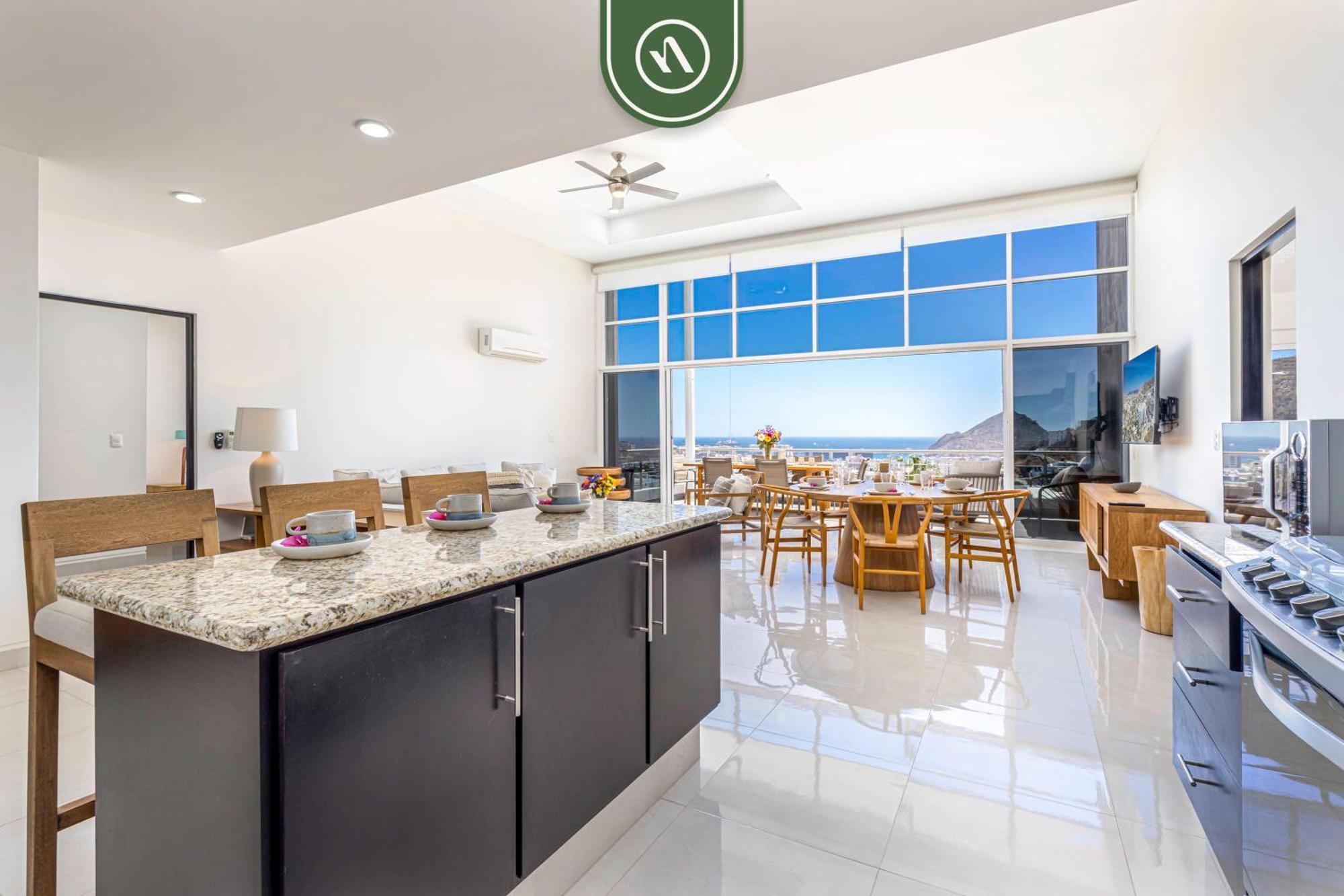 Brand New 3 Bedroom Penthouse - Oceanview Rooftop Pool Apartment